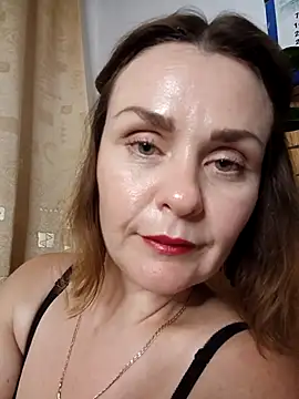 Hannykiss stripchat live cam model