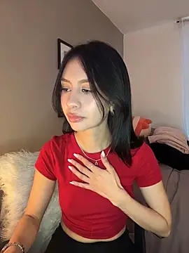 romma95 stripchat live cam model