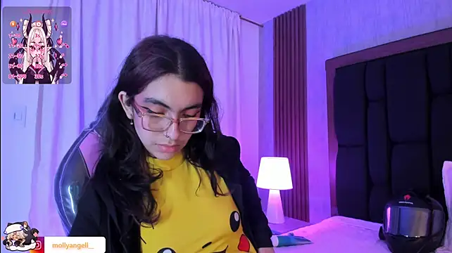 Molly_A stripchat live cam model