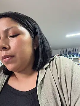 ISABELLA__LUNA stripchat live cam model