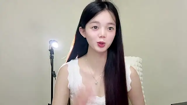 Timi-- stripchat live cam model