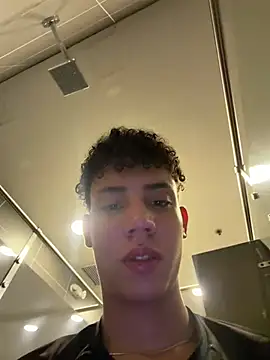 yoursexyjose stripchat live cam model