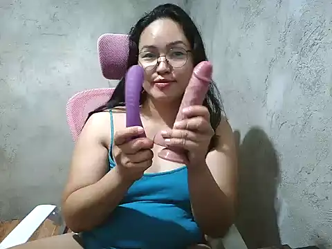 wildchinita00 stripchat live cam model