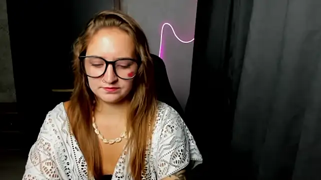 sara_rosseee stripchat live cam model