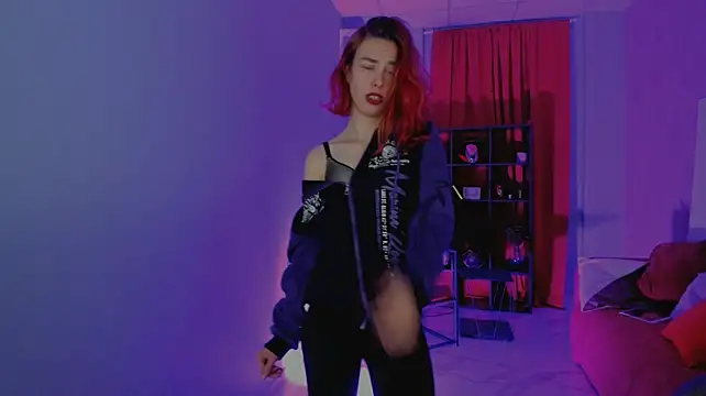 SeraphineDuskryn stripchat live cam model