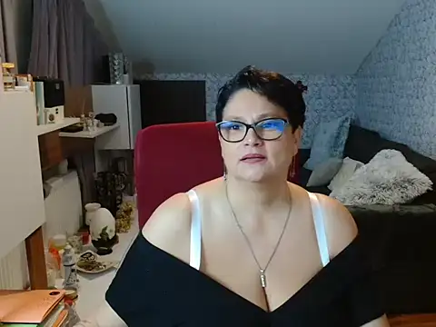 CallmeHellen4you stripchat live cam model