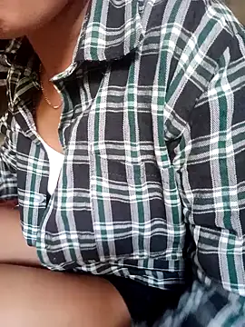 Coke2002 stripchat live cam model