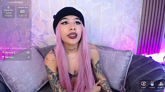 Raven_Wood stripchat live cam model