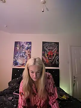 BlazingBaddie420 stripchat live cam model