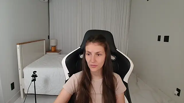 upssnowy stripchat live cam model