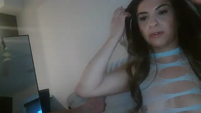 nadianaughty2 stripchat live cam model