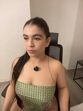 Maliiroouse stripchat live cam model