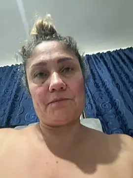 gabiTetas stripchat live cam model