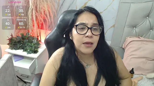 Lanna_Floress stripchat live cam model