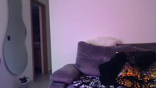 Lu_Nardoni stripchat live cam model