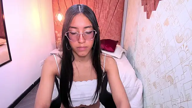 Gia_Evans__ stripchat live cam model