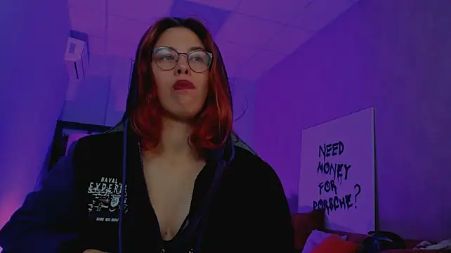 SeraphineDuskryn stripchat live cam model