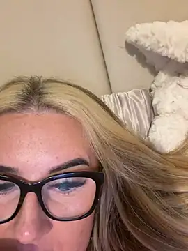 baby_rae stripchat live cam model