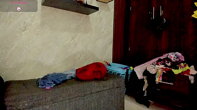 DirtyKhloy stripchat live cam model