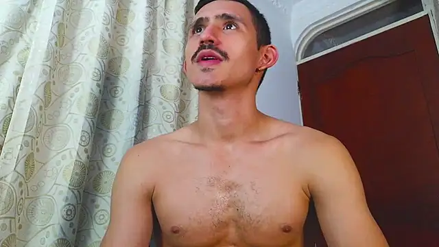 HomeAloneK stripchat live cam model