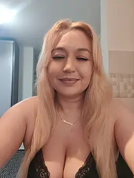 velurelexa stripchat live cam model