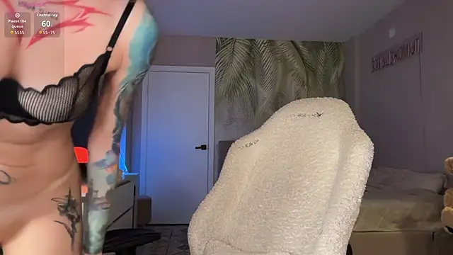 Break-me-Shake-me stripchat live cam model