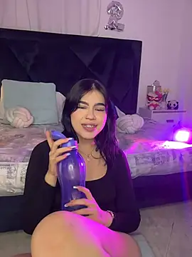 Lily_Woodz stripchat live cam model