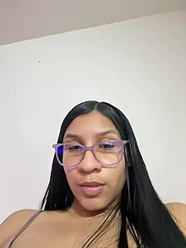 Danaeluxe stripchat live cam model