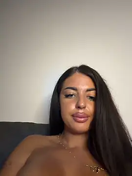 OlyviaDelight stripchat live cam model