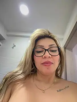 DIANITA_1988 stripchat live cam model