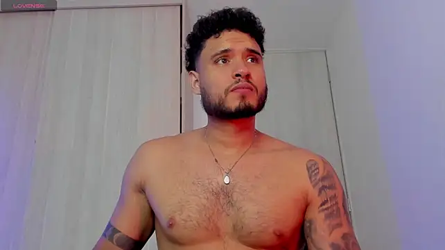 AUSTINN_TORRES stripchat live cam model