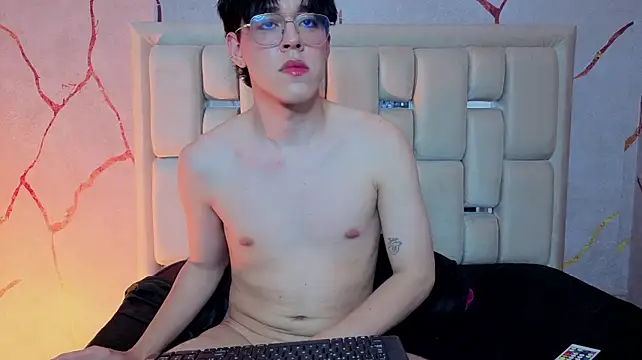 Tom_Parker_ stripchat live cam model