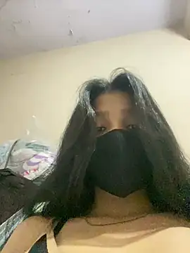 Poojq_333 stripchat live cam model