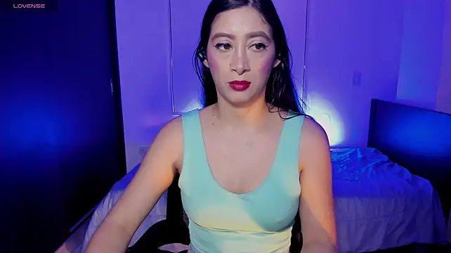 MeganWhite3 stripchat live cam model