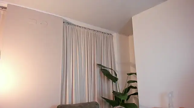 Saphyralux stripchat live cam model