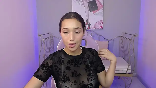 Lessly__ stripchat live cam model