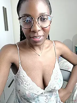 Nina_Rae stripchat live cam model