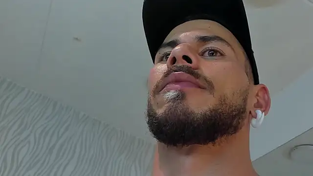 dylan_jacobx stripchat live cam model