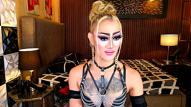 HorseCockDivine stripchat live cam model