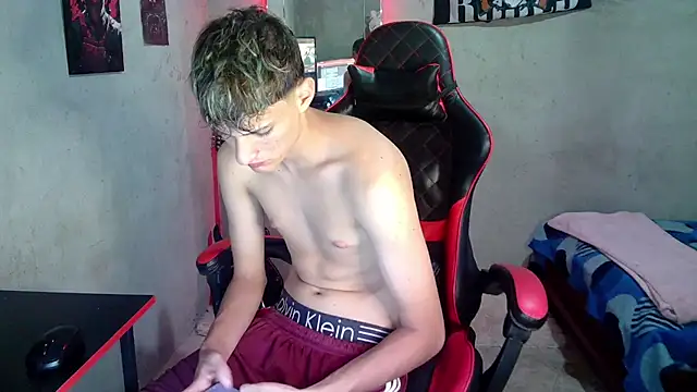 flaquito_junior stripchat live cam model
