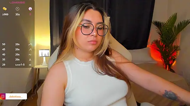 dakottaa_ stripchat live cam model