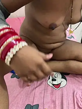 MISS_POOJA_69 stripchat live cam model
