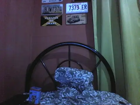 Raku2386 stripchat live cam model