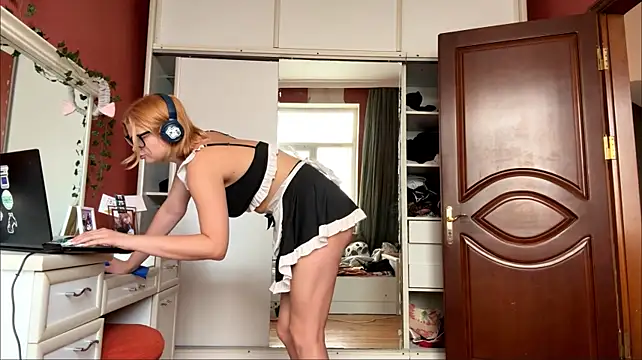 AmySlotnick stripchat live cam model