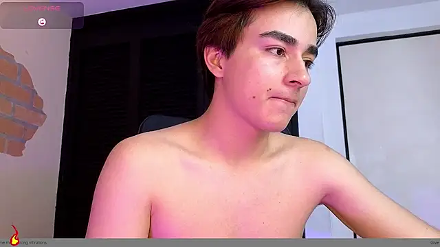 Connorr_01 stripchat live cam model