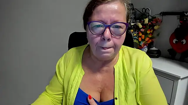 Adelewildx stripchat live cam model