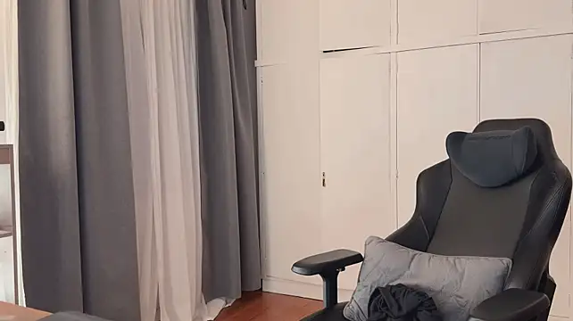 SasukeUhchiaa stripchat live cam model