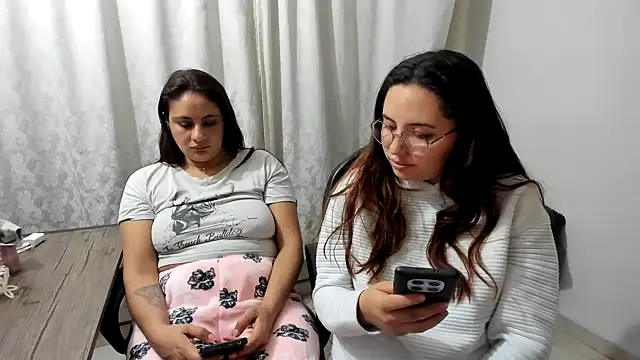 _girls_on_fire_ stripchat live cam model
