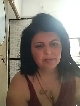 Jann_Riya333 stripchat live cam model