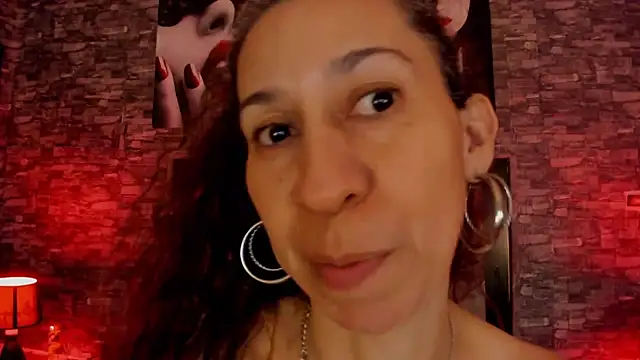 SamanttaMilf stripchat live cam model